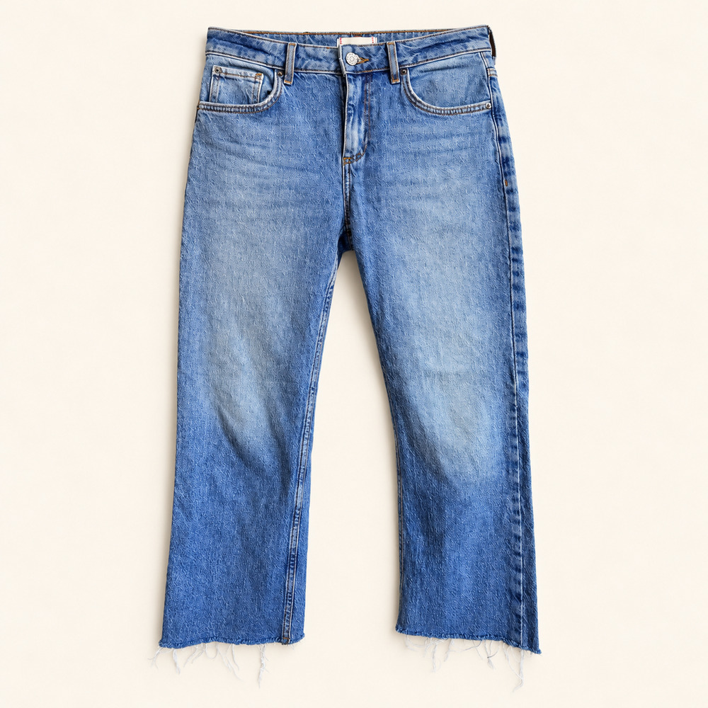 BDG Cropped Cowboy Jeans Womens 26 Light Wash Raw Hem Relaxed Straight Leg